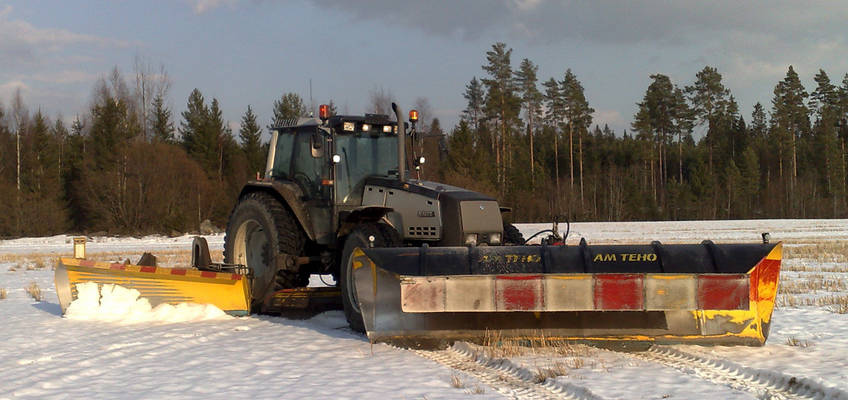 Valtra 8550, AM-Teho alueaura, Pure alusterä ja sivuaura
Tieltä suli lumet niin auraillaan sitten peltoja
Avainsanat: Valtra 8550 am-teho pure