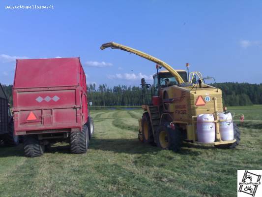 T180 + junkkkari + new holland fx 38
