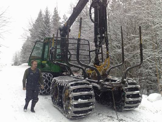 810 Deere
Vetokone
Avainsanat: deere