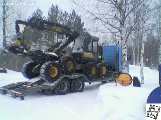 Volvo FH12 -99 ja Ponsse HS10 -92
Ponsse tuli koeajoon ja lähti takas joensuun ponsselle. kaikkee pikkuvikaa.
Avainsanat: volvoponsse