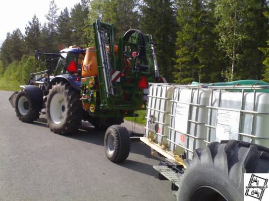 Myrkyn kylyvöön lähdössä
nh
Avainsanat: nh amazone