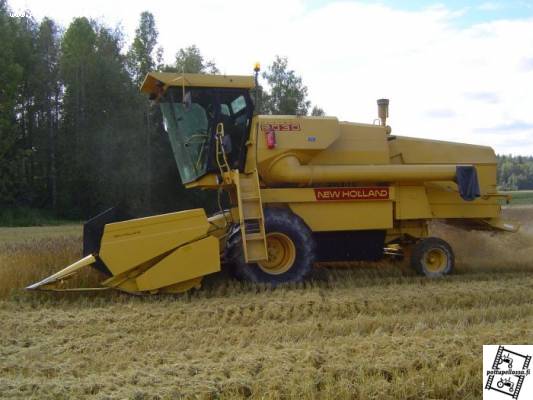 NewHolland 8030
Puinti hommia
