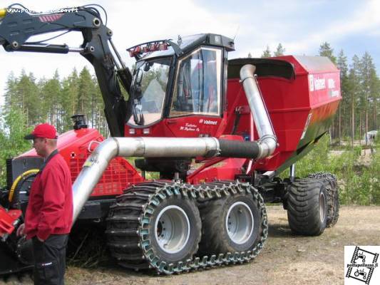 Valmet 801
Risujen purija mallia Valmet, silvamessuilta.
