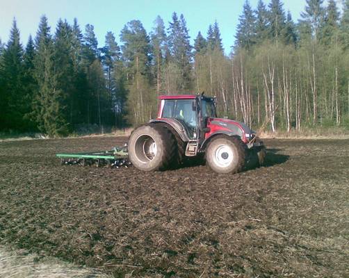 valtra n141h ja kronos 3200
viimeeset äjestykset 
Avainsanat: valtra n141h kronos 3200