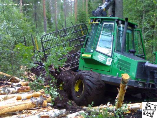 John deere810D
Jonnikka uipi
Avainsanat: jonnikka