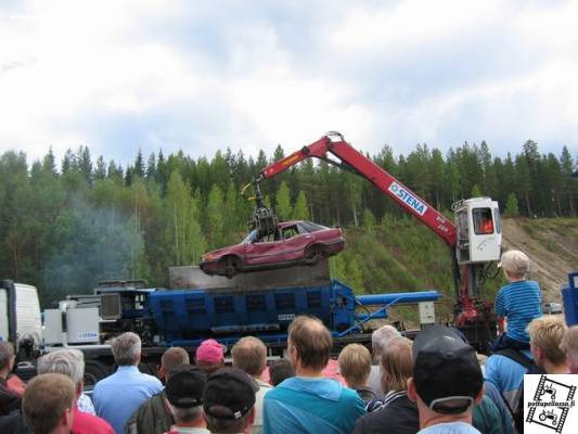 Stenan paalain
Teki nättejä rauta paaleja metkossa
