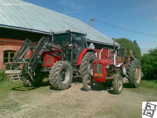 Massikat
Tossa on Massy Ferguson 4235 & Massey Ferguson 35 ja takana Valmet 702
Avainsanat: Massey Ferguson Valmet 35 4235