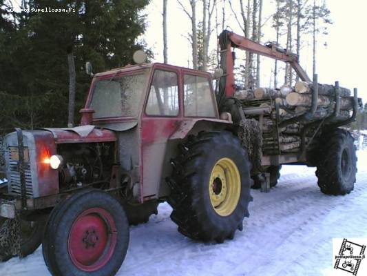 valmet 361 , terrasta tehty kärry ja patruuna 3200 !
kyllä puu liikkuu !
Avainsanat: turbo