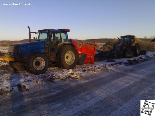 Valtra 8950 ja KUHN primor 2050, T170c
helpin silputusta
Avainsanat: Valtra 8950 T170 Kuhn