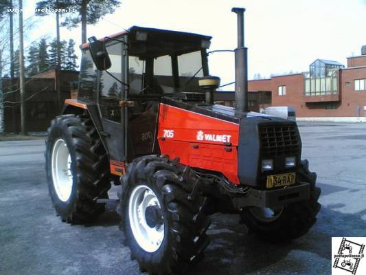 valmet 705 -90
pitihän se vallu pestä ennen remonttia.. ja kuvanlaadun takaa nokia.
Avainsanat: 705 valmet