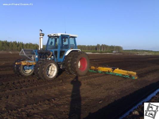 ford 7810 ja puukko
Avainsanat: ford 7810 turbo puukko jyrsin