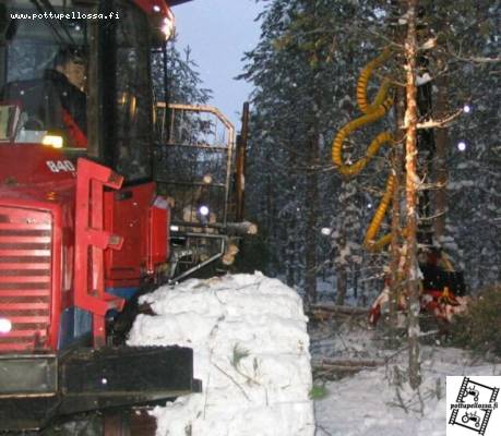 Valmet/Hassen 250 energiakoura
Lumenkeskellä
