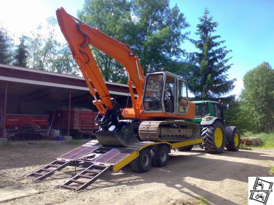 Hitachi ex120
Hitachin sovittelua lavetille. Lavetin edessä JD 6620.
Avainsanat: Hitachi ex120 JD 6620 Lavetti