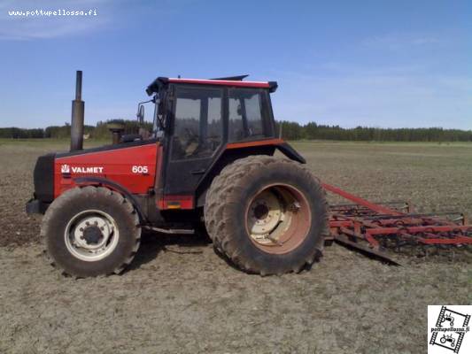 äjestystä
valmet 605 ja patu 330
Avainsanat: 605 patu valmet