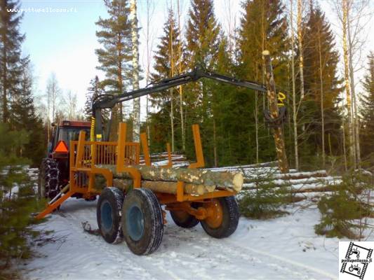 joutsa 25
Tuli syksyllä rakenneltua tuollanen metsäkuormain yhdistelmä. Kuormain on joutsa 25 v-88 ja kärry joku vanha sepäntekemä tukijalat tein itse. Kuormain oli ollut aika kauan käyttämättä . Ulottuvuutta ei ole paljon ,mutta harraste puun ajoon riittävästi hintaa tuli koko roskalle vajaa 3000e
Avainsanat: metsä