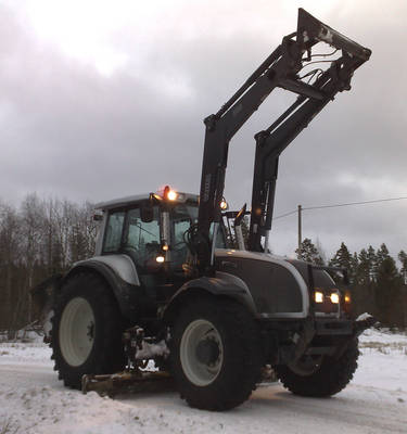 Valtra t190, Quicke 980, Rote -alusterä ja HietaHakki 1200
Alaterällisen 8550:n sijaisena oli tämmönen
Avainsanat: valtra t190 rote alusterä hietahakki