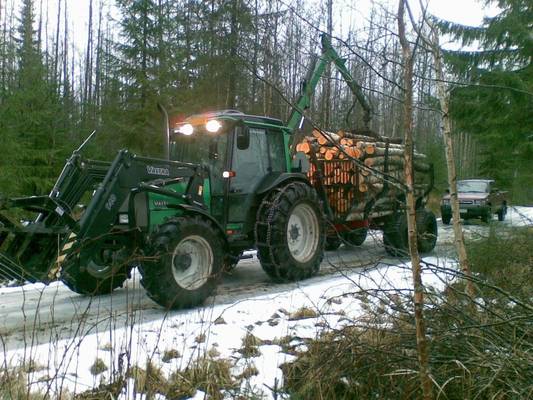 puun ajoa
A95  Tempo kärrit ja kronos kuormain
Avainsanat: A95 Tempo kronos