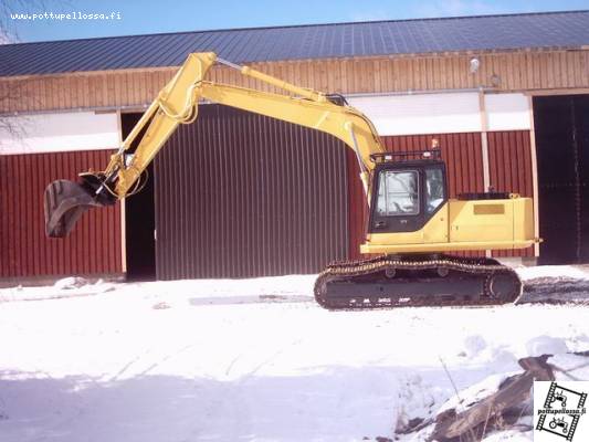 Komatsu PC180-lc5
Vasta maalattu, teipit puuttuu..
