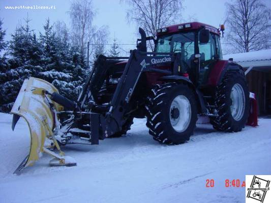 MX 120,Jaras 3600m ja Esko 312
Hydr.painatus aurassa,ei pompi.
Lähti sylinterin tappi irti ja koitin aurata ilman painatusta niin jälki oli aivan hirveetä.
Paineen lisäys axrolux kääntöaurojen letkulla ja mittarilla.

Avainsanat: Mx 120