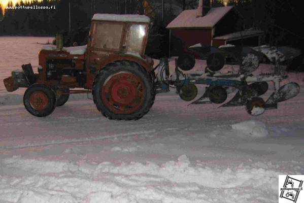 kevättä odotellessa
460 ja 3 x 16 fiskars
Avainsanat: leyland