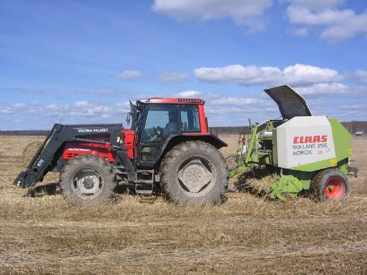 Valtra 8050 ja Claas 255 Nordic
kevät 2007 Valtra 8050 ja Claas 255 Nordic
Avainsanat: 8050