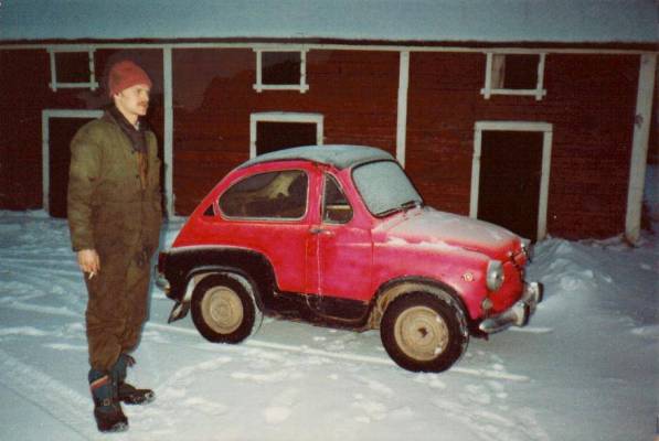 Fiat 600-metrin lyhennys
Pojat sai työpalkoiksi ehjän kuussatkun ja lopulta tuli tylsää...
Avainsanat: Fiat 600