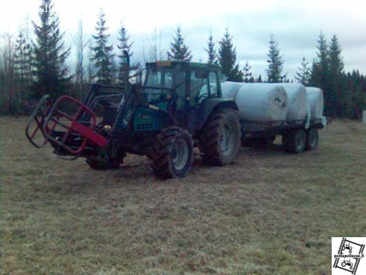 valmet 6400 & tuhti w120
 tuhtissa omavalmiste paalulaidat .. hyvin pysy paalut kyyvissä ! .
Avainsanat: valmet 6400 tuhti w120