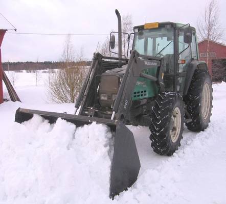 6400 ja lumikauha
Oli niin märkää lunta ettei lingolla voinu ottaa.
Avainsanat: 6400