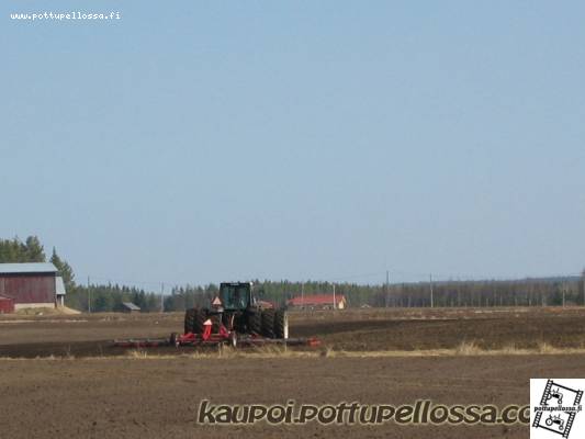 Valtra 665 & Potila 8m tasausäes
Lietteen multausta
