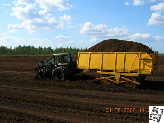 6800 painahti 25:sen kans
Ei kentät kantanu enää loppukesästä, kuluivat niin paljon. 6800 tällä kertaa uhrina.
Avainsanat: 6800 deere