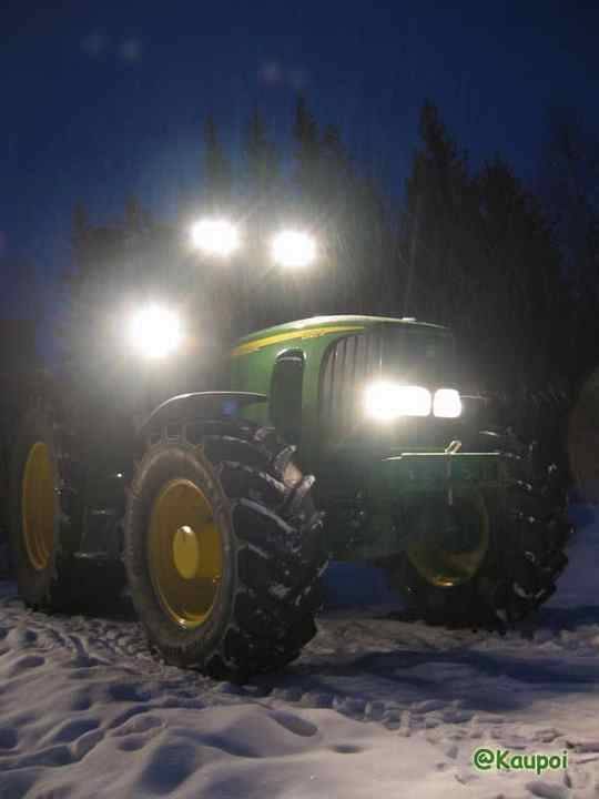 John Deere 6920s -04
Avainsanat: traktori John deere