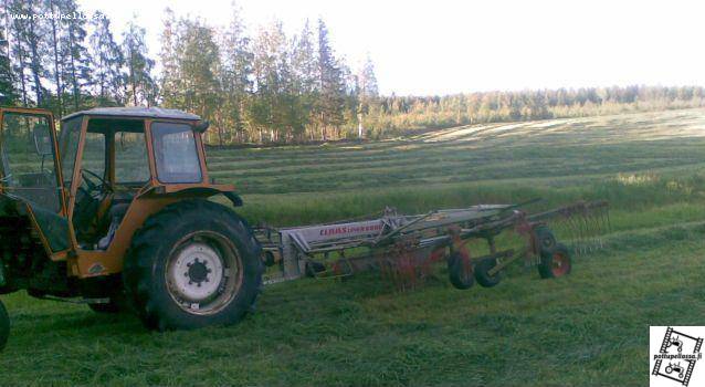 Puolikas 803 Turbo sekä Claas Liner 680L
Karhotuksia takapotkulla, niin piti kahvitauolla kuva näpätä 
Avainsanat: Valmet 803 Claas