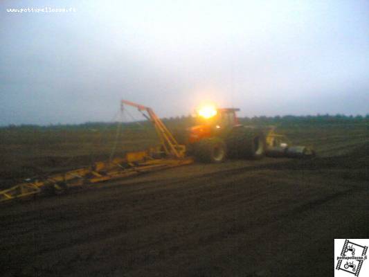 Valmet 8550 ja jyrsinkarheeja
Tollasella tuli pökättyä vähä viimekesänä.
Avainsanat: 8550 valmet