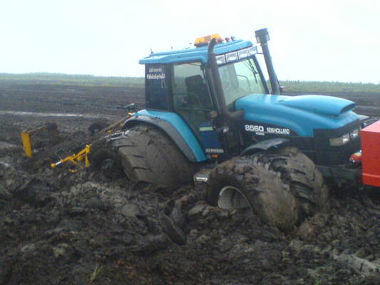 newholland 8560
palan vetoa -07 (matkasuo)
Avainsanat: 8560