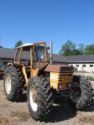 Valmet 903
Lietteen pumppaus/sekoitustraktori, rosteriputken kanssa sinfoniat omaa luokkaansa.
Avainsanat: 903