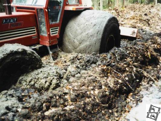 Fiat 980DT
melko syvälle kuopattu...
Avainsanat: 980DT