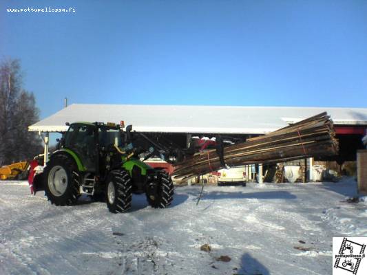 deutz-fahr 105 pintojen nostelussa
Avainsanat: deutz