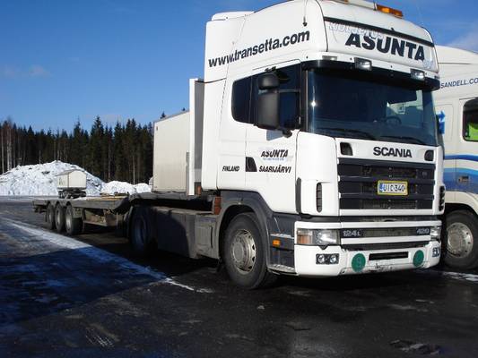 Kuljetus Asunnan Scania 124L
Kuljetus Asunta Oy:n Scania 124L puoliperävaunuyhdistelmä.
Avainsanat: Asunta Scania 124L ABC Hirvaskangas