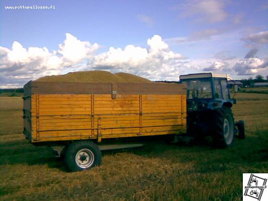 Viljakuorma
Ford 4610 ja Rysky
Avainsanat: Ford 4610 Rysky