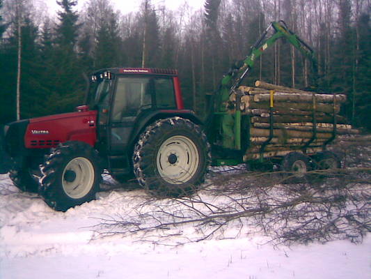 Valtra 6550 ja Kronos metsäyhdistelmä
Urakointihomma
Avainsanat: Valtra Kronos