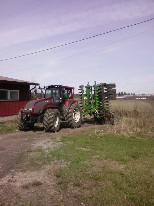 Valtra T 190 & Catros
Avainsanat: Valtra Catros