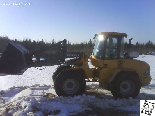 Volvo L45B
Uus leikkikalu
Avainsanat: l45