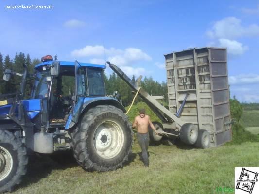 TM155 ja kärri
Eipä ollukaan koukku lukossa
Avainsanat: lukoton