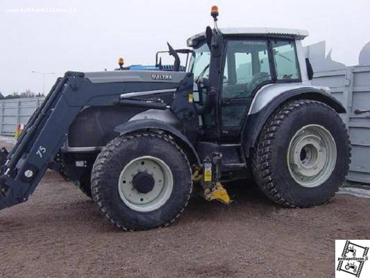 Valtra T190
T190 Roten alaterällä
Avainsanat: valtra