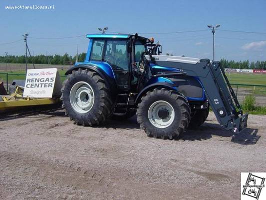 Valtra T190
Valtra T190 + Quicke 85
Avainsanat: valtra