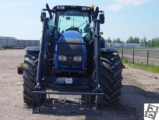 Valtra T190
Valtra T190 + Quicke 85
Avainsanat: valtra