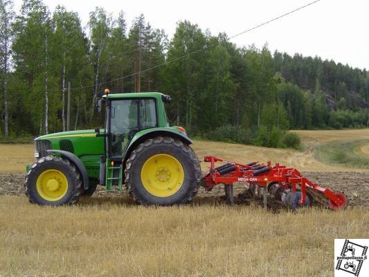 Kevytmuokkausta
Kuvassa JD 6620 + Doublet Record Mega-Dan
Avainsanat: Kevytmuokkausta