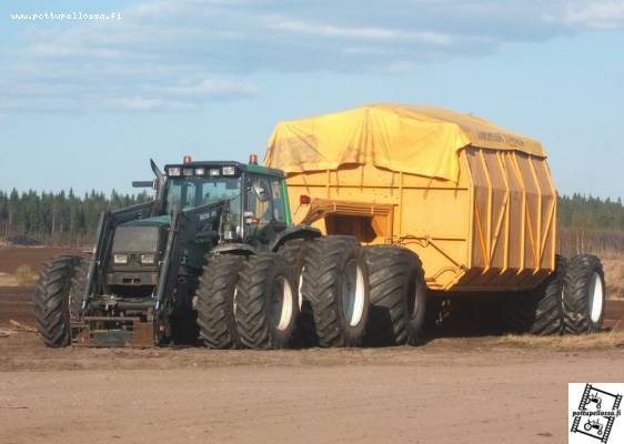 Valtra 8550Ht ja mekaaninen
Valmiina ensimmäisiin nostoihin 
Avainsanat: Valtra