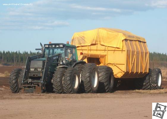 Valtra 8550Ht ja mekaaninen
Valmiina ensimmäisiin nostoihin 
Avainsanat: Valtra