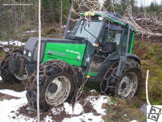 Laikutuksessa sattuu ja tapahtuu
valmet 900
Avainsanat: 900